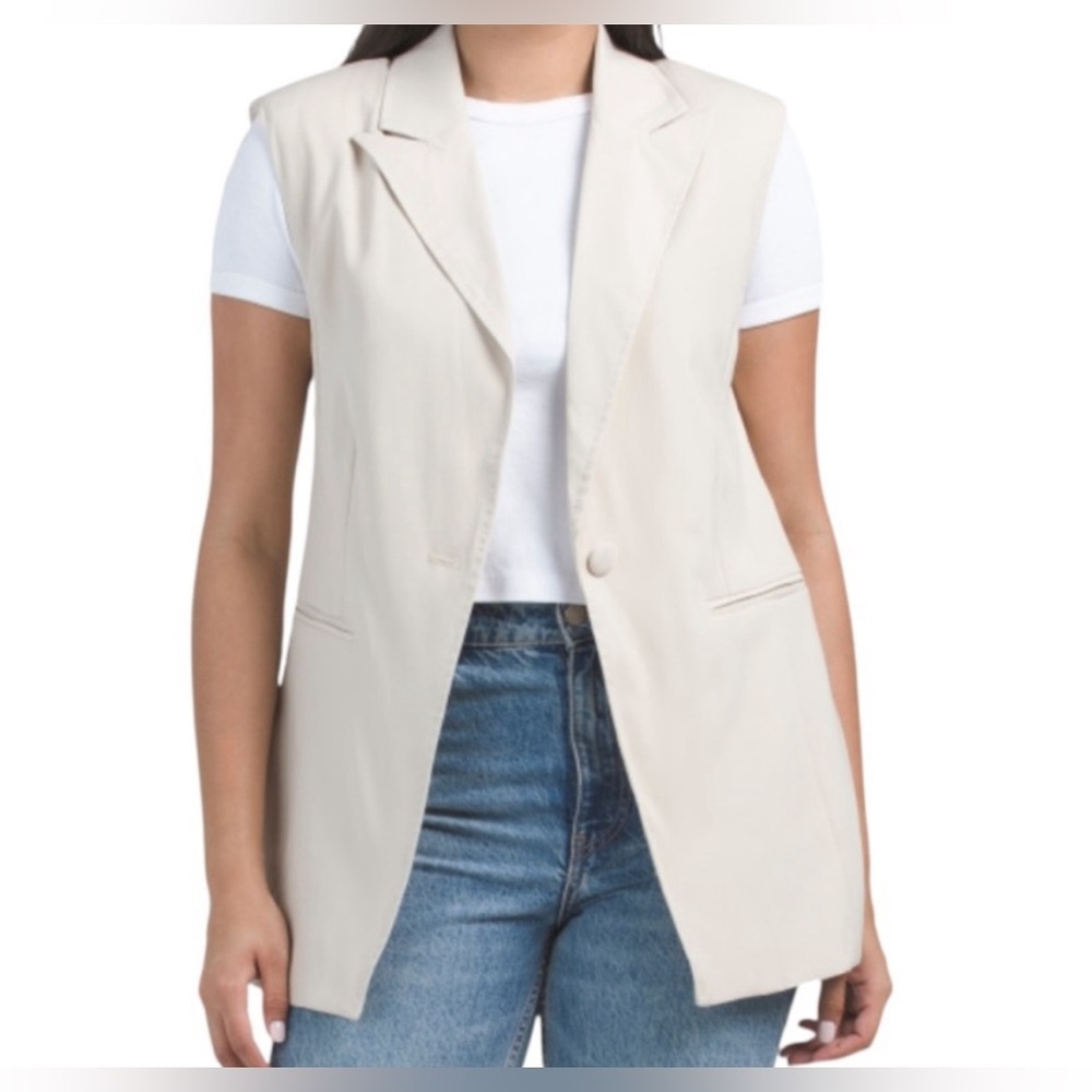 Bagatelle collection 
Button Front Long Vest/ blazer Color Sand Size XL